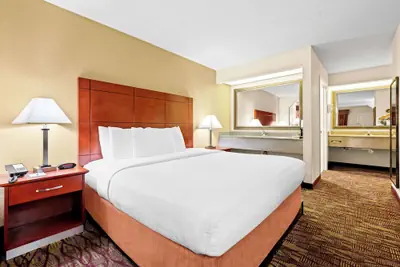 Photo 2 - Best Western Inn