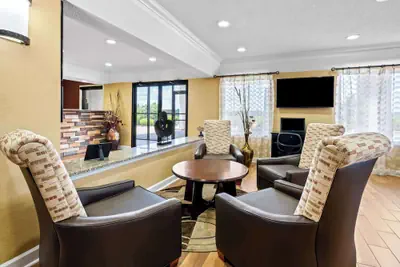 Photo 5 - Best Western Inn