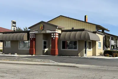 Photo 2 - Super 8 by Wyndham Red Bluff