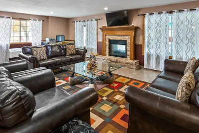 Photo 4 - Best Western Dodgeville Inn & Suites