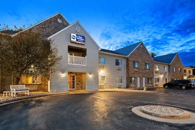 Photo 2 - Best Western Dodgeville Inn & Suites