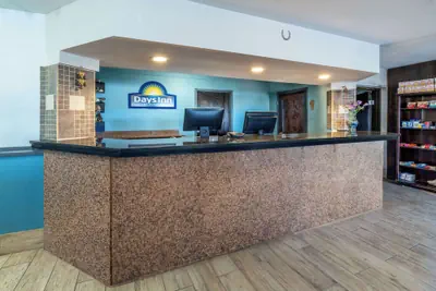 Photo 3 - Days Inn by Wyndham Lamar