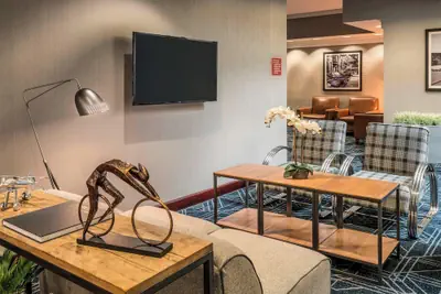 Photo 3 - Four Points by Sheraton Boston Logan Airport Revere
