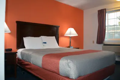 Photo 5 - Motel 6 Pendleton, OR - West
