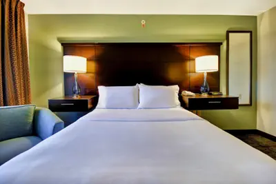 Photo 5 - Staybridge Suites Madison East by IHG