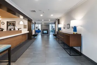 Photo 3 - Staybridge Suites Madison East by IHG