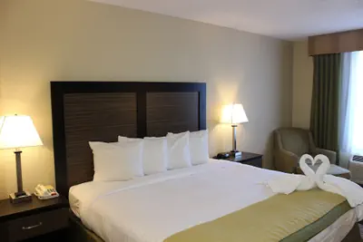 Photo 5 - Baymont Inn & Suites by Wyndham Fort Myers I-75