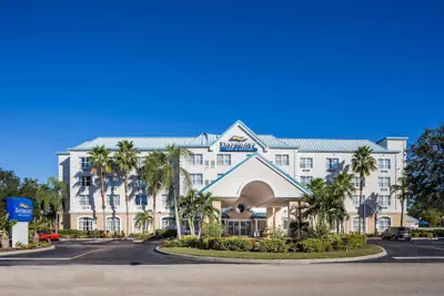 Photo 2 - Baymont Inn & Suites by Wyndham Fort Myers I-75