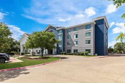Photo 2 - Comfort Suites Austin Airport