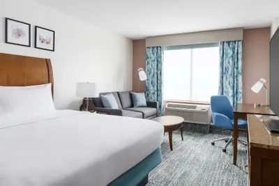 Photo 2 - Hilton Garden Inn Orlando at SeaWorld