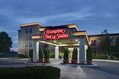Photo 2 - Hampton Inn & Suites Chicago/Aurora
