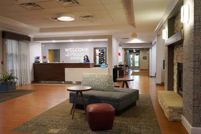 Photo 4 - Hampton Inn & Suites Chicago/Aurora