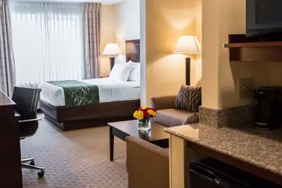 Photo 2 - Comfort Suites University Area Notre Dame - South Bend