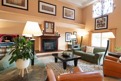Photo 5 - Phoenix Inn Suites - Albany