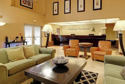 Photo 2 - Phoenix Inn Suites - Albany