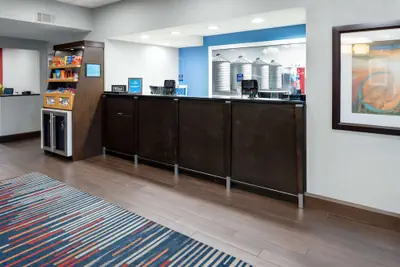Photo 5 - Hampton Inn Columbia