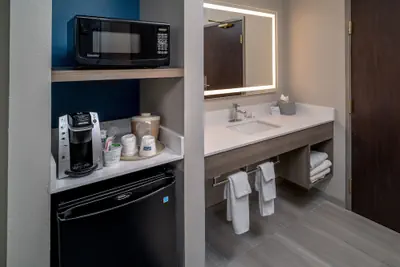 Photo 4 - Holiday Inn Express Charleston-Kanawha City by IHG