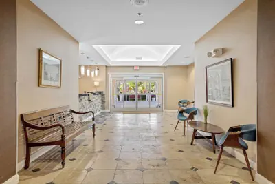 Photo 4 - Blue Water Inn & Suites, BW Signature Collection