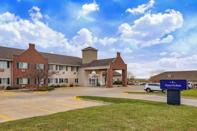 Photo 2 - AmericInn by Wyndham Pella