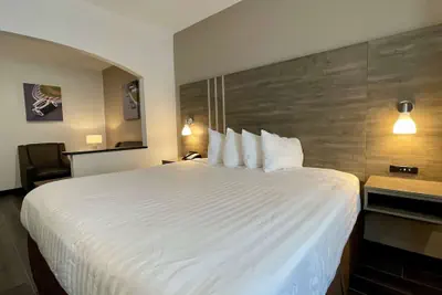 Photo 4 - Best Western Roanoke Inn & Suites