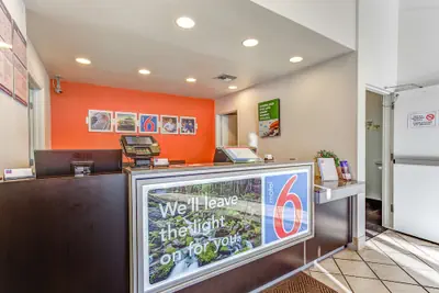 Photo 4 - Motel 6 Portland, OR - Tigard West