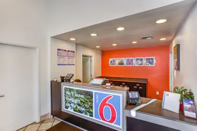 Photo 3 - Motel 6 Portland, OR - Tigard West