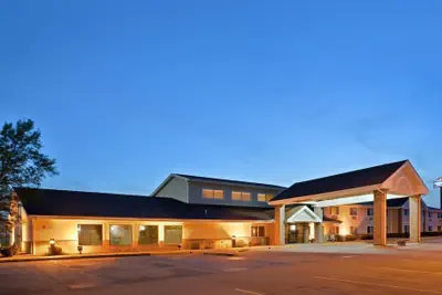 Photo 2 - AmericInn by Wyndham Marshall