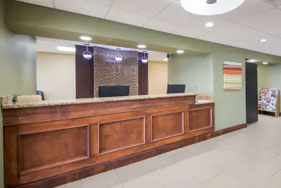 Photo 4 - Best Western Temple Inn & Suites
