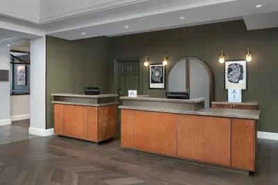 Photo 4 - Courtyard by Marriott Savannah Downtown/Historic District