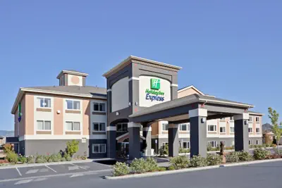 Photo 2 - Holiday Inn Express & Suites Ashland by IHG