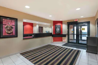 Photo 3 - Extended Stay America Select Suites - Peoria - North