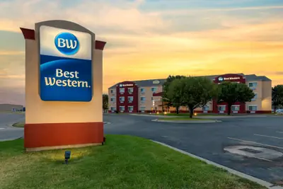 Photo 2 - Best Western Governors Inn & Suites