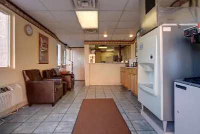 Photo 2 - Americas Best Value Inn St. Louis Downtown