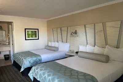 Photo 2 - Baechtel Creek Inn