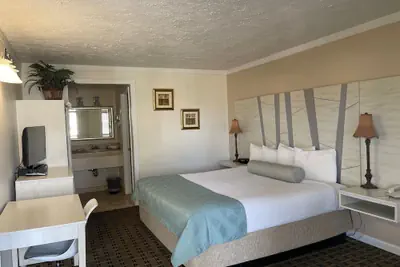Photo 4 - Baechtel Creek Inn