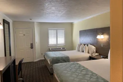 Photo 3 - Baechtel Creek Inn