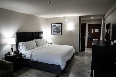 Photo 5 - Lucille's Hotel, Restaurant, & Bar