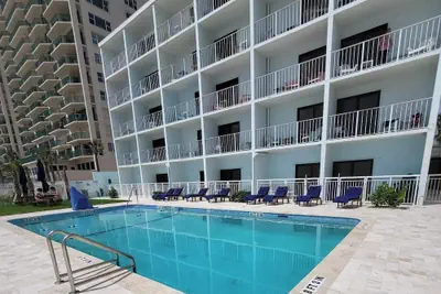 Photo 2 - Beachside Hotel