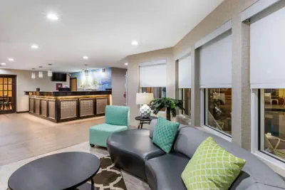 Photo 2 - Baymont by Wyndham Pella