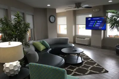 Photo 5 - Baymont by Wyndham Pella
