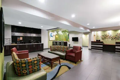 Photo 4 - La Quinta Inn & Suites by Wyndham Lebanon