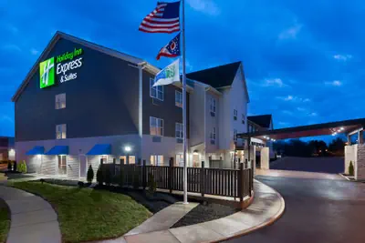 Photo 2 - Holiday Inn Express & Suites Columbus Airport East by IHG