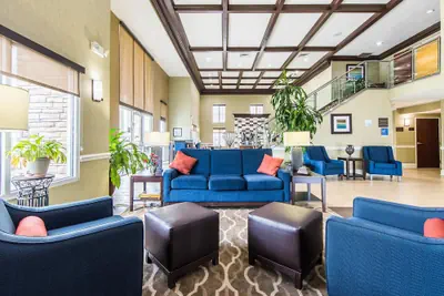 Photo 4 - Comfort Inn & Suites Greenwood near University
