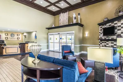 Photo 5 - Comfort Inn & Suites Greenwood near University