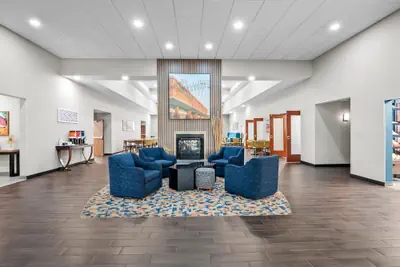 Photo 2 - Hampton Inn & Suites East Lansing/Okemos