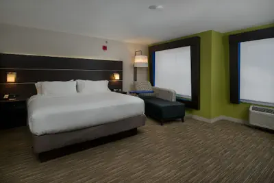 Photo 4 - Holiday Inn Express & Suites Lawrence by IHG