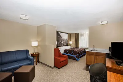 Photo 5 - Super 8 by Wyndham Altoona