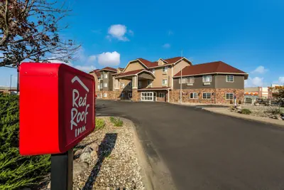 Photo 2 - Red Roof Inn & Suites Omaha - Council Bluffs