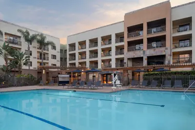 Photo 2 - Courtyard by Marriott San Diego Central