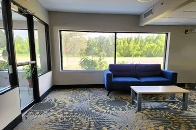 Photo 3 - Days Inn by Wyndham LaPlace- New Orleans